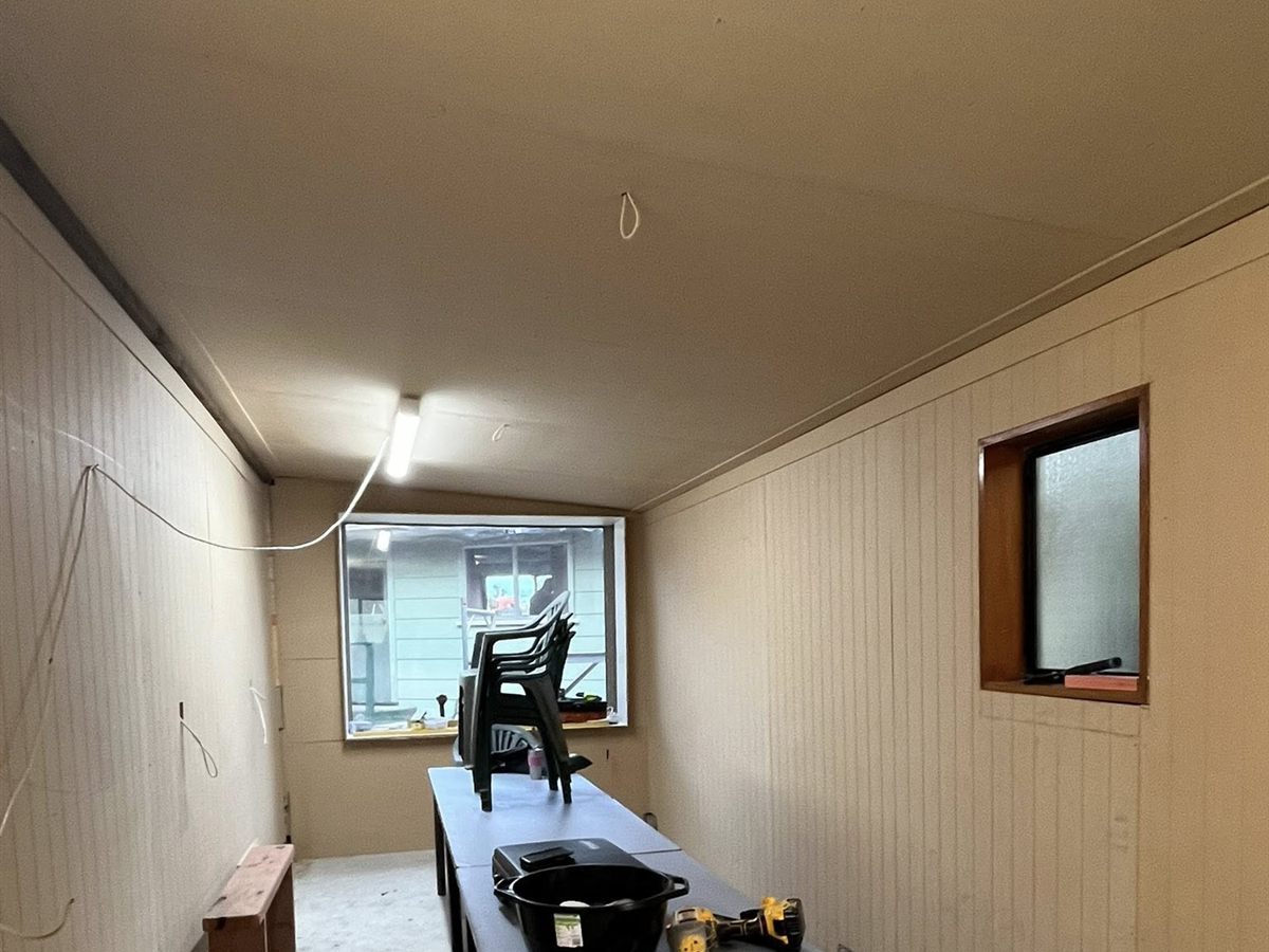 Leithfield Beach shed photo 7