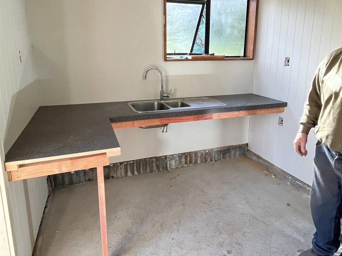 Leithfield Beach shed photo 9